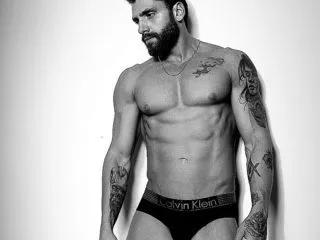 max_romano from Flirt4Free is Freechat