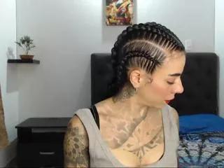 Discover our girls online shows and discover the company of countless livestreamers, with stunning shapes, sex toys and more.