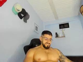 Discover our girls online shows and discover the company of countless livestreamers, with stunning shapes, sex toys and more.