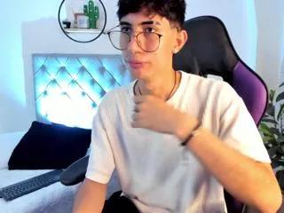 Nova_wheeler webcams show profile image 