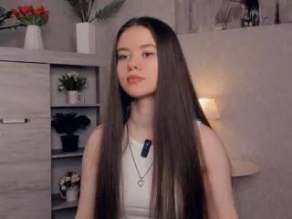 Discover our girls online shows and discover the company of countless livestreamers, with stunning shapes, sex toys and more.