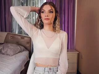 Discover our girls online shows and discover the company of countless livestreamers, with stunning shapes, sex toys and more.