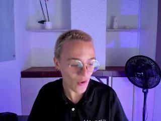 oliveer_park from Flirt4Free is Freechat