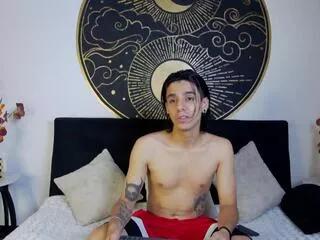 saul_stonee from Flirt4Free is Freechat