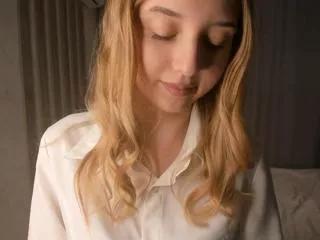 sunniva_hazle from Flirt4Free