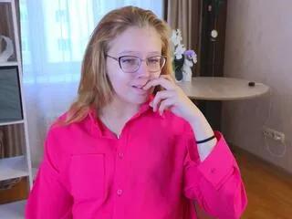 Discover our girls online shows and discover the company of countless livestreamers, with stunning shapes, sex toys and more.