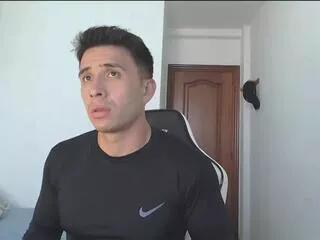 tom_lust from Flirt4Free is Freechat