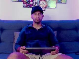 tyler_brownn from Flirt4Free is Freechat