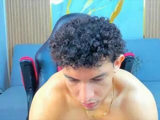 valentino_rosse from Flirt4Free is Freechat