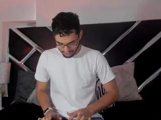 yoggi_aron from Flirt4Free