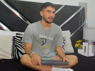 yoggi_aron from Flirt4Free