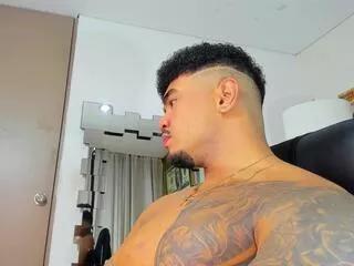 zeus_strong from Flirt4Free is Freechat