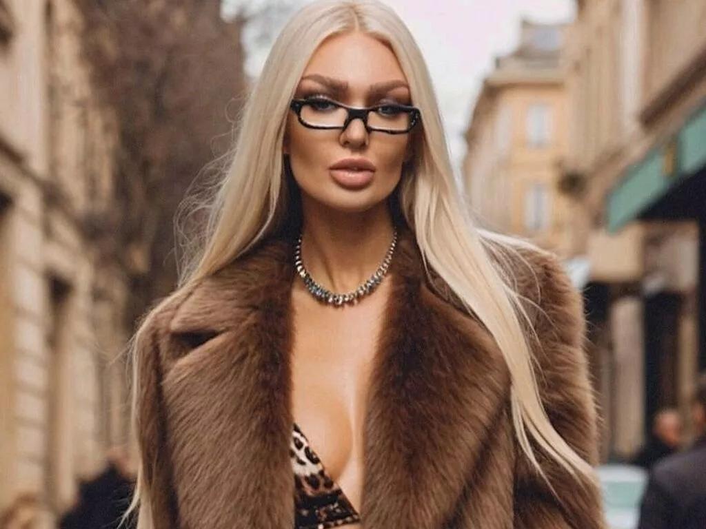 AlexaBesten webcams show profile image 