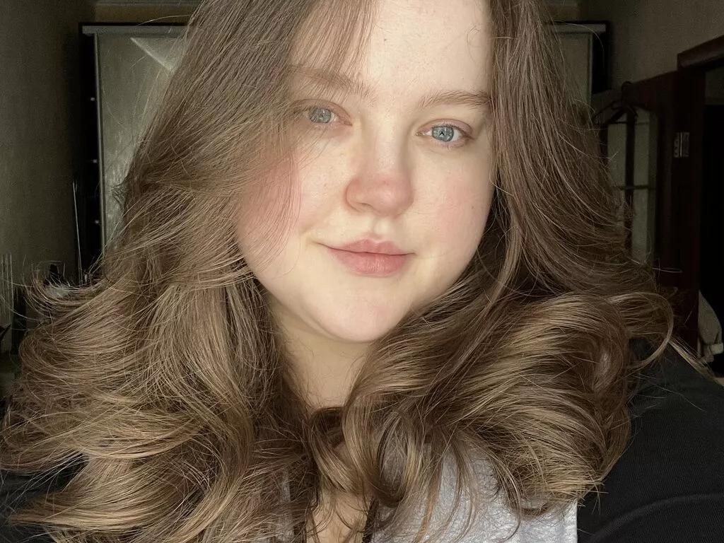 AliceAs webcams show profile image 