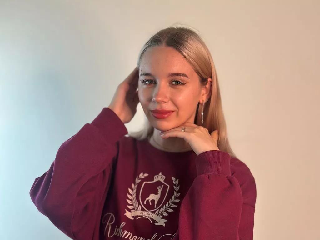 AliceWoody webcams show profile image 