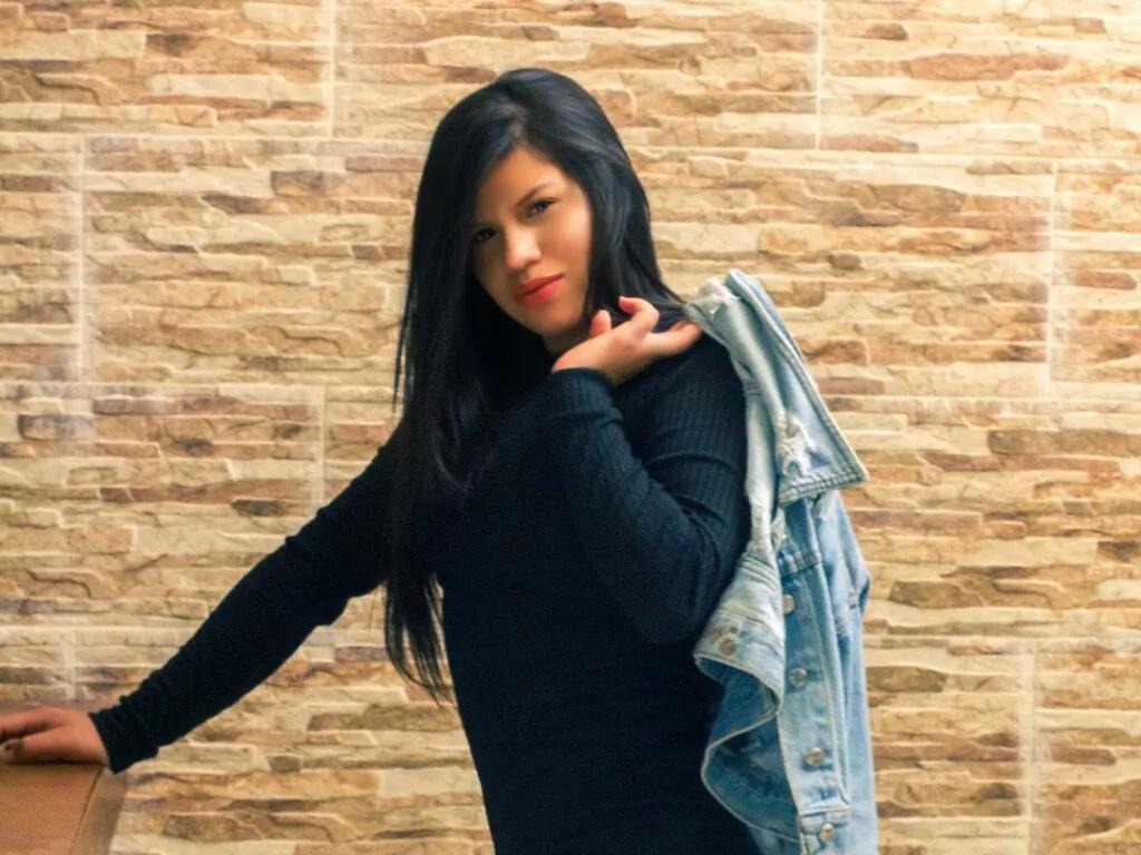 AlishaHeredia webcams show profile image 