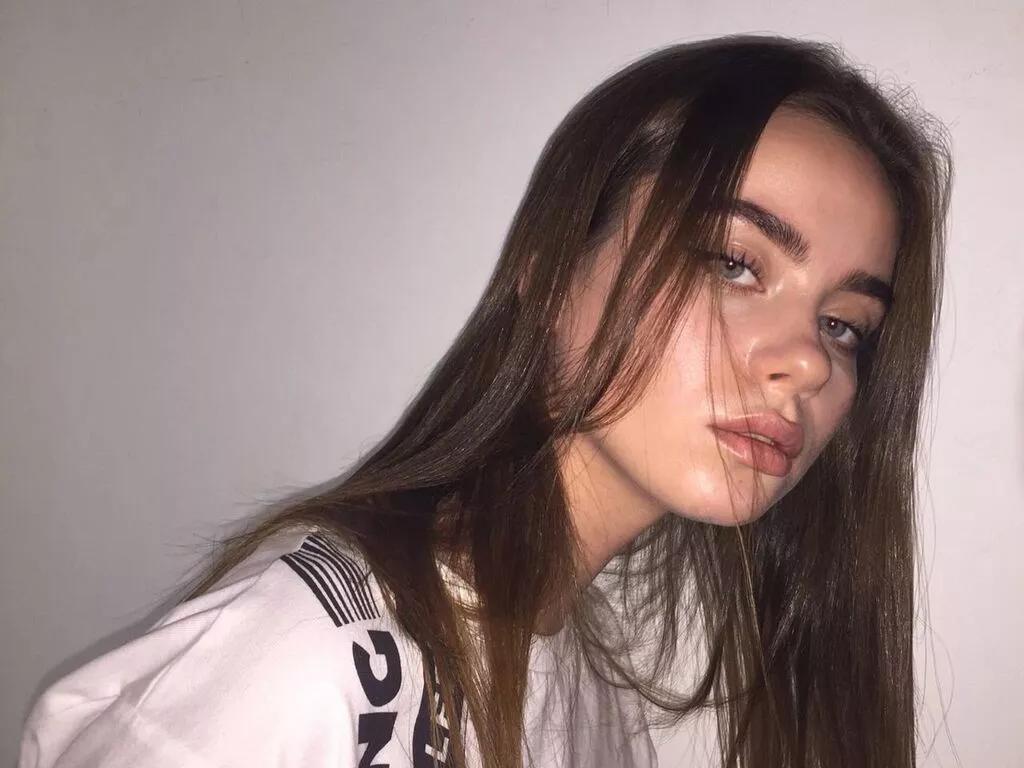 AmeliPovilain webcams show profile image 