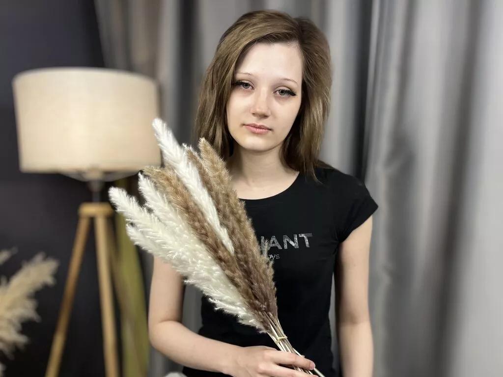 CateEmbury webcams show profile image 