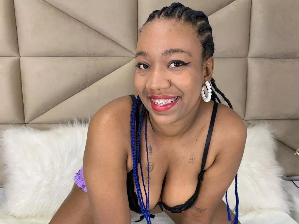 ChloeBellini webcams show profile image 