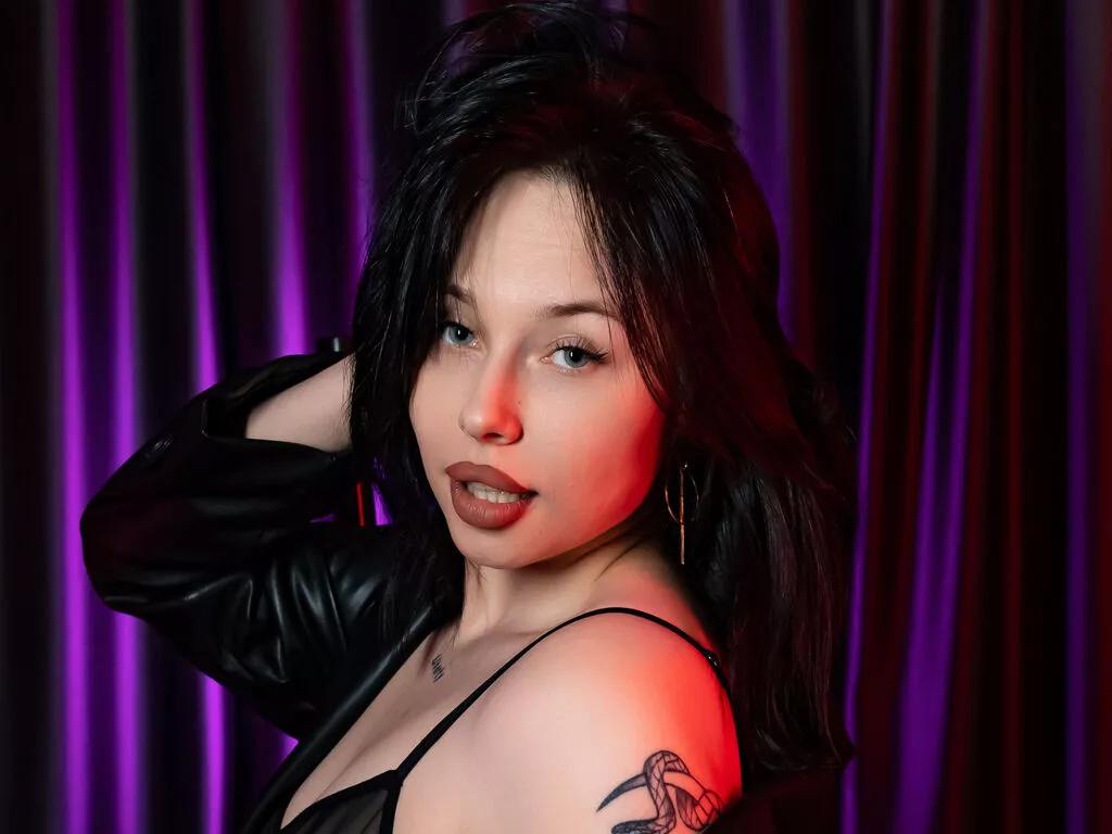 ElliTrue webcams show profile image 