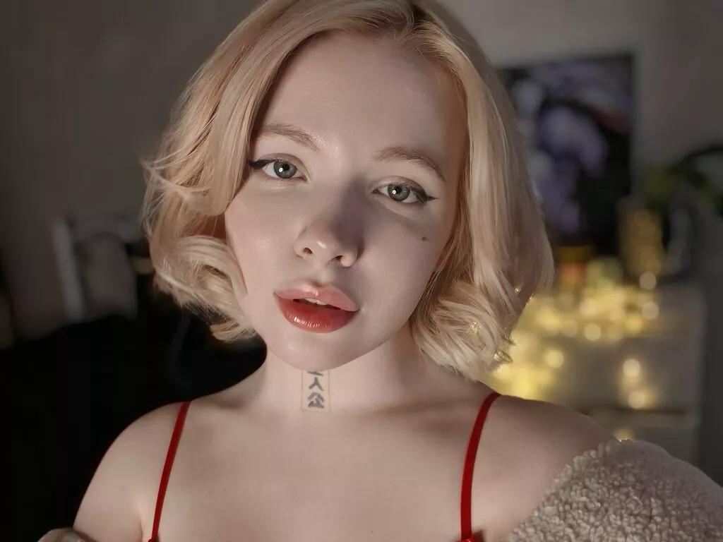 ElzaScarlett webcams show profile image 