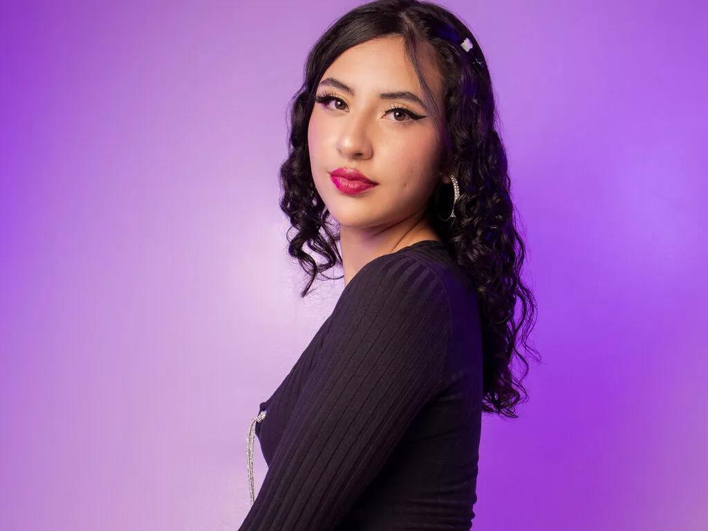 EmilySnowe webcams show profile image 
