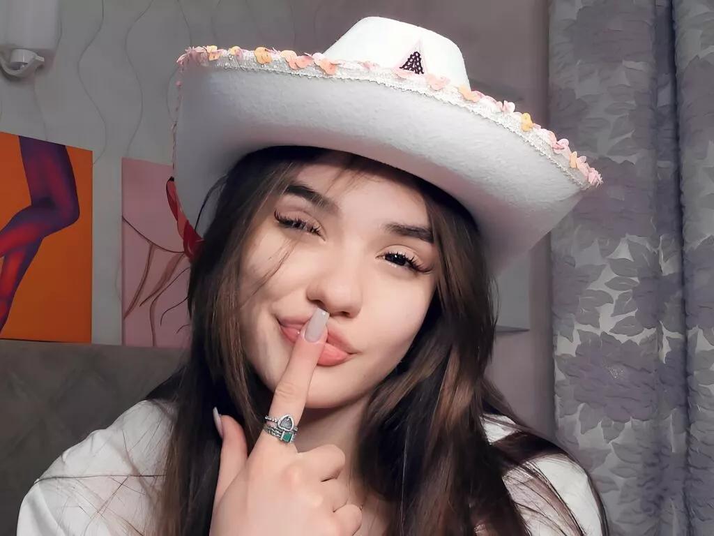 KeeleyCanterbury from LiveJasmin