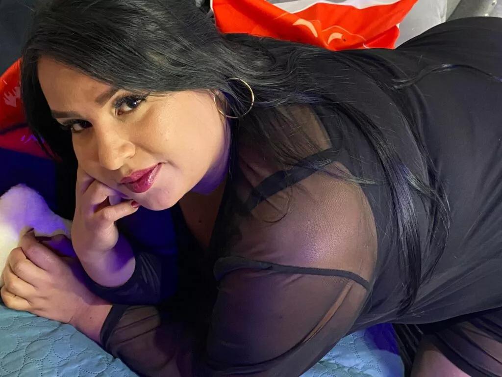 KiomyBerry webcams show profile image 