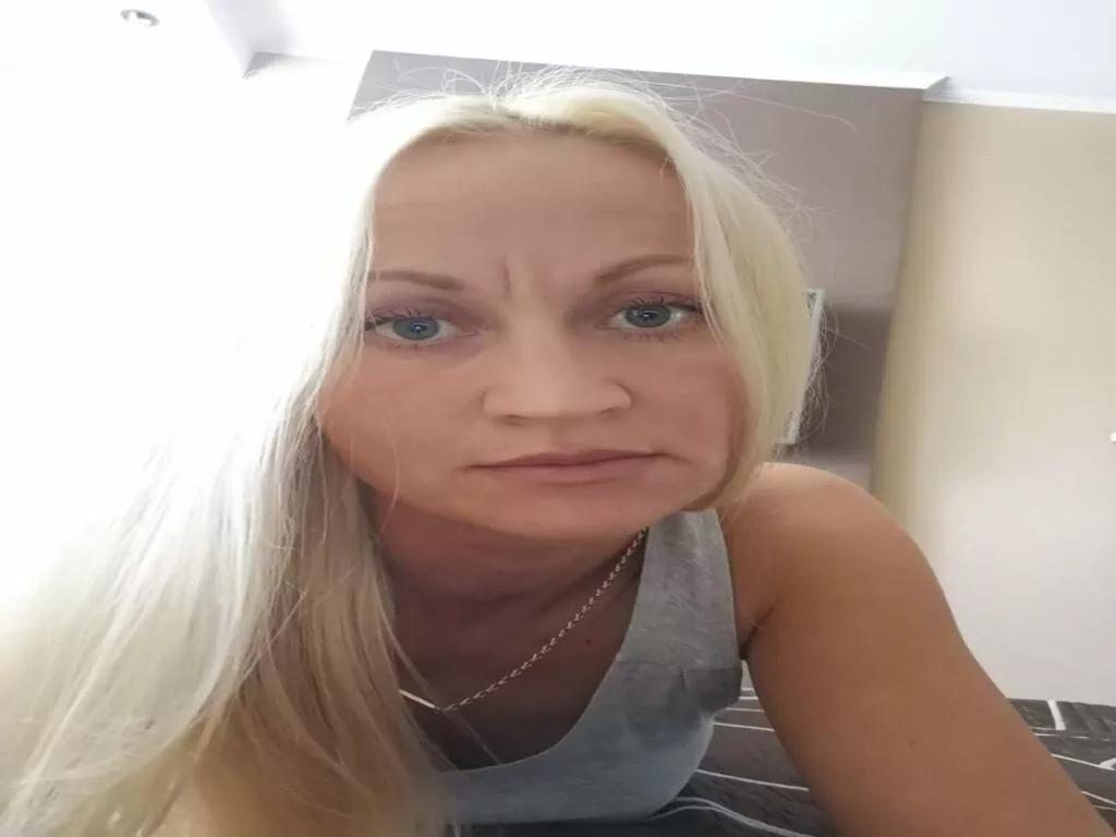 KiraSune webcams show profile image 