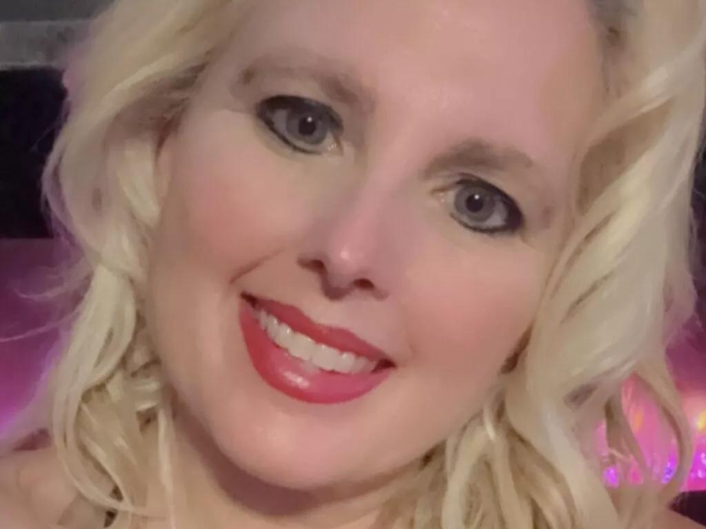 Lisanix webcams show profile image 