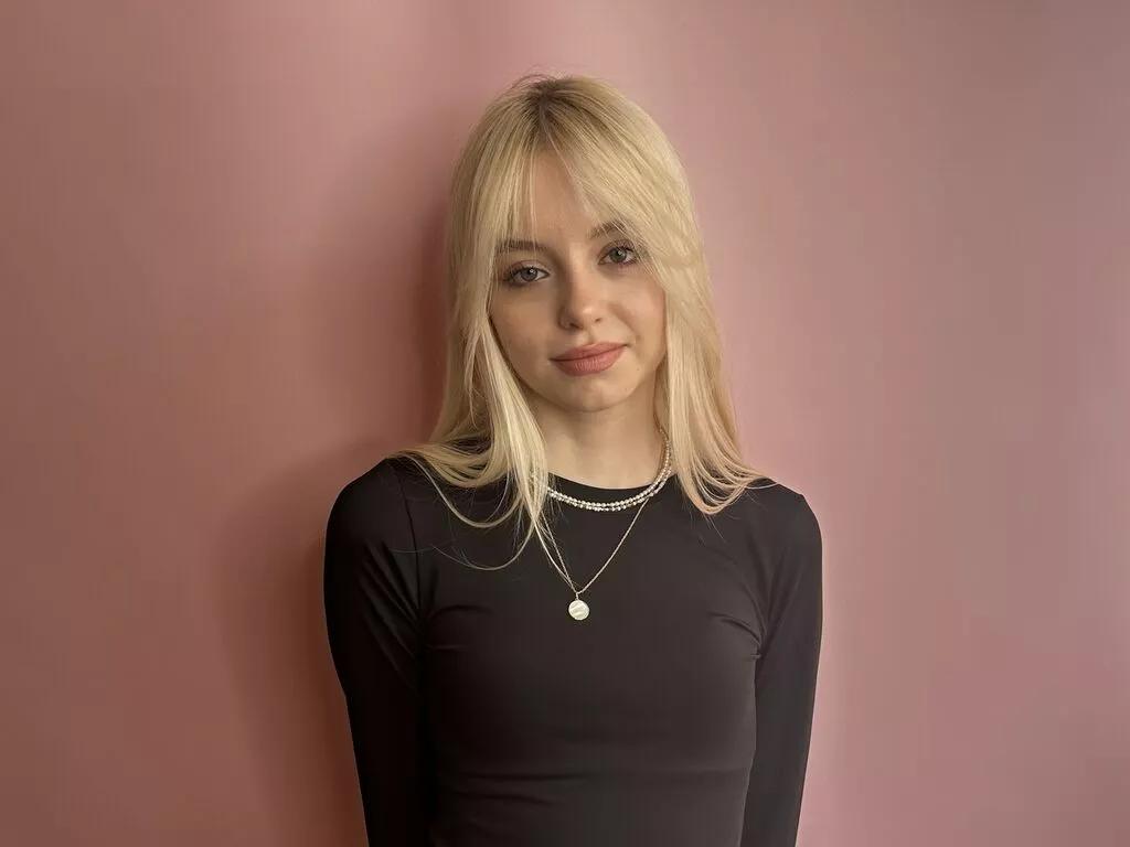 LorettaCovil webcams show profile image 