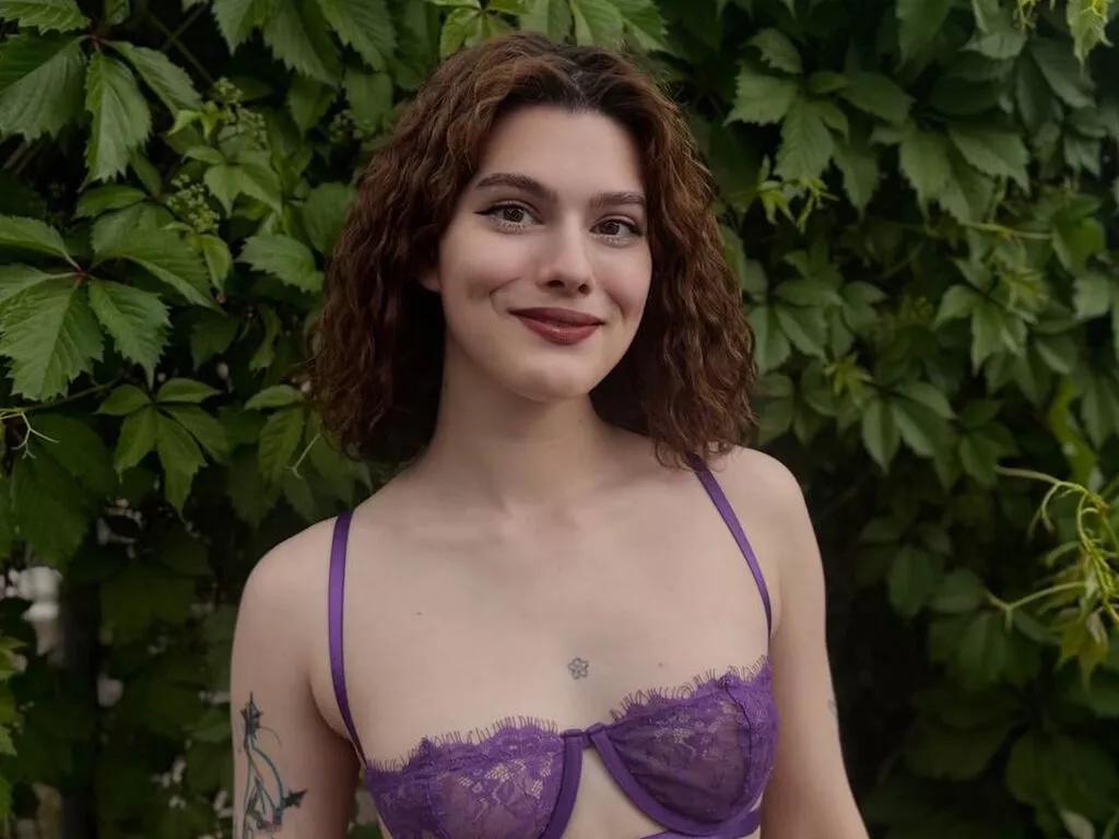 MaisieCrazy webcams show profile image 