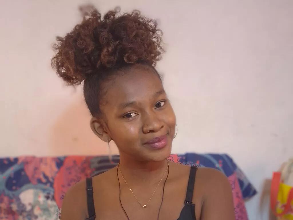 MarieSaynah webcams show profile image 