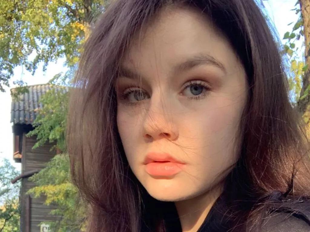 MaydaGilbertson webcams show profile image 