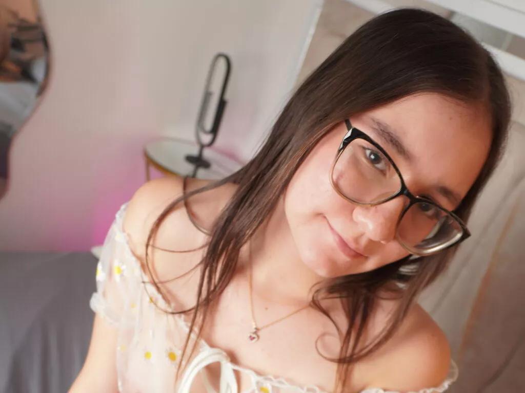 MiaHilfiger webcams show profile image 