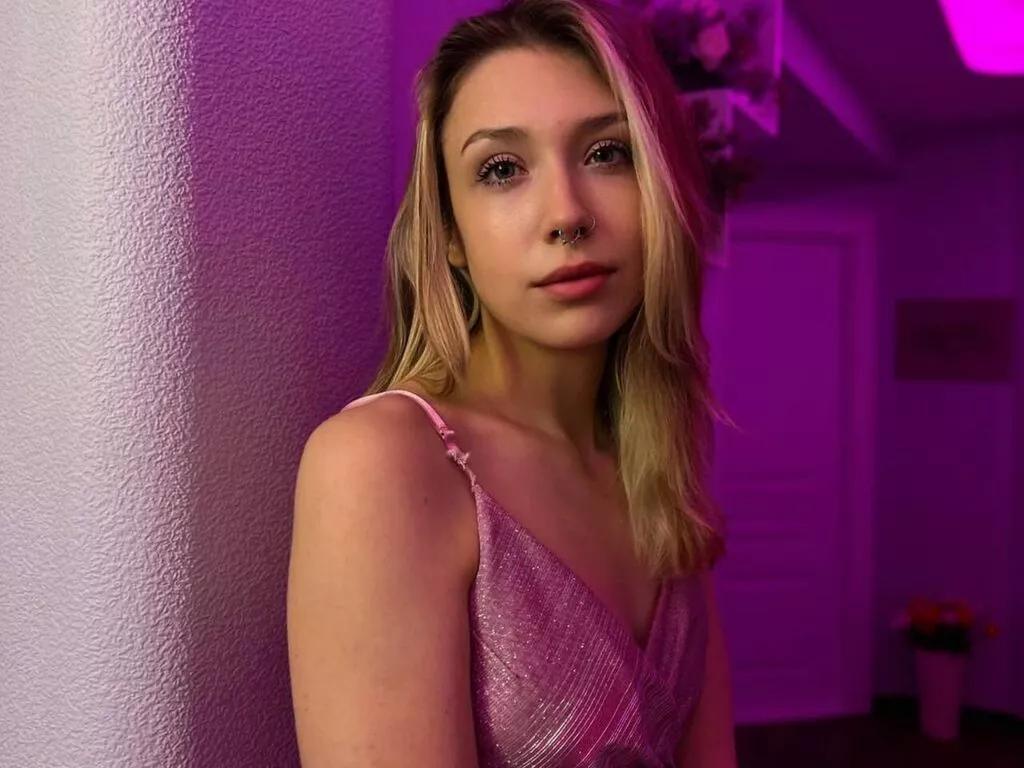 MiaMoorman webcams show profile image 