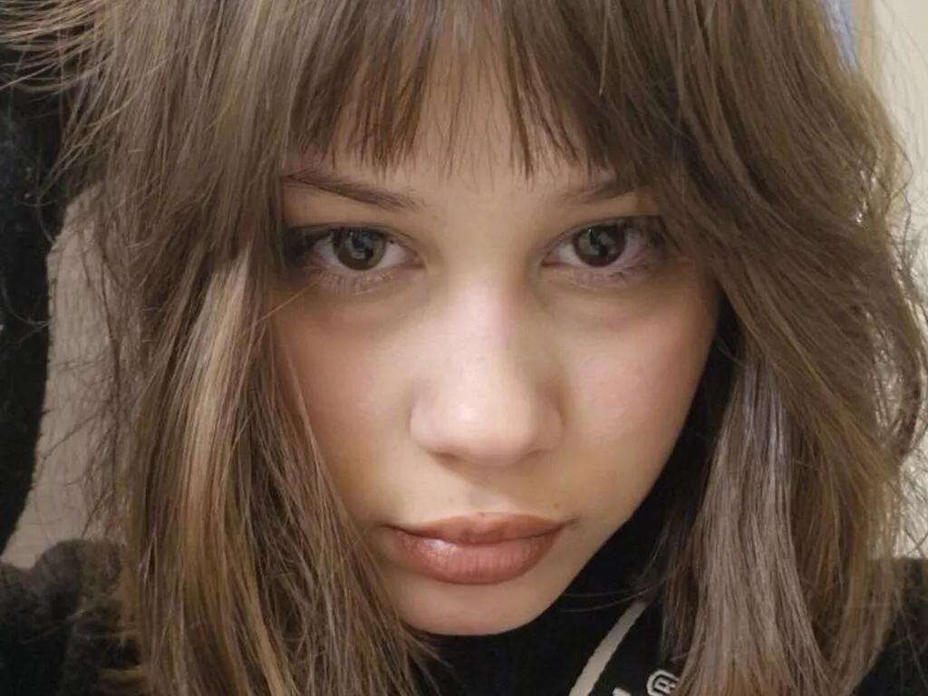 MintaGekas webcams show profile image 