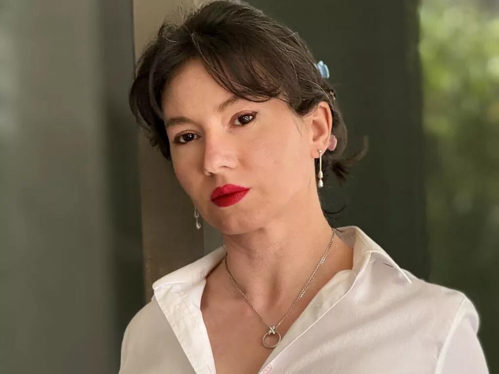 MnemoZeina from LiveJasmin