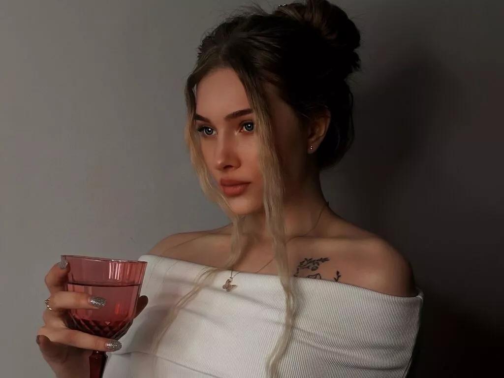 NeliaAllenbrand on LiveJasmin