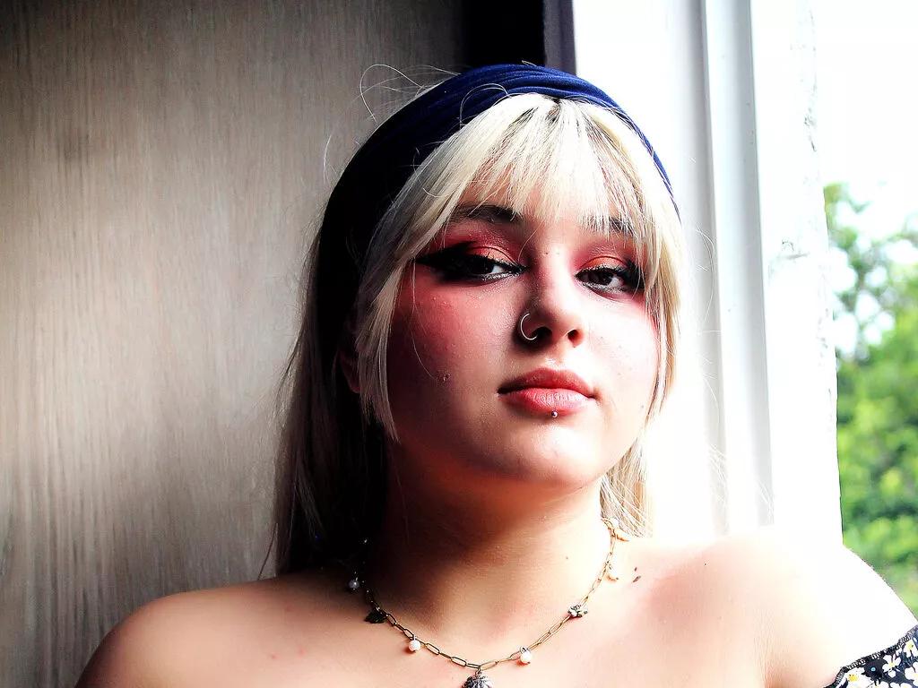 NinaBloomie webcams show profile image 