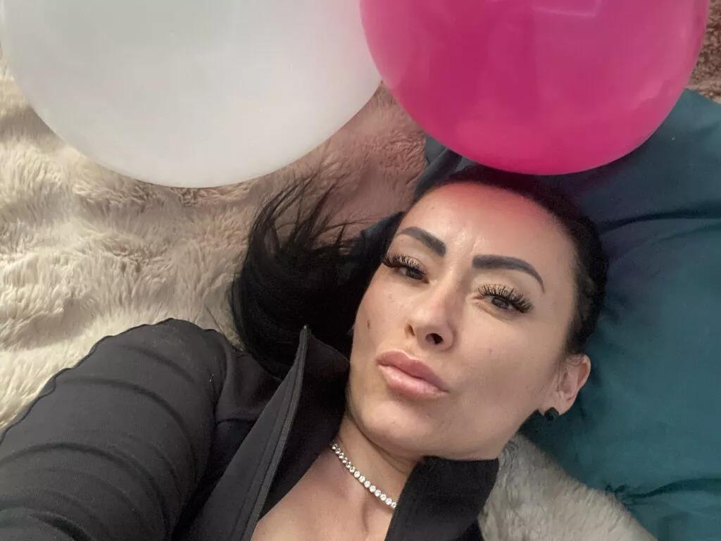 Reeyna webcams show profile image 