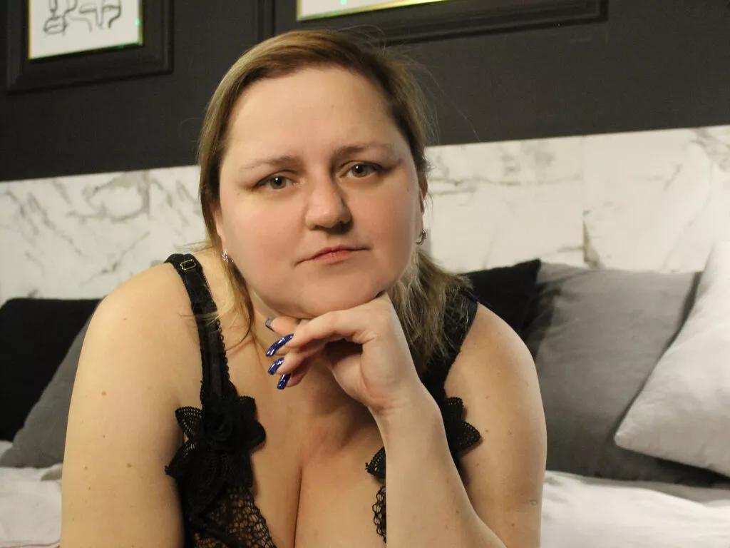 ScarlettHines webcams show profile image 