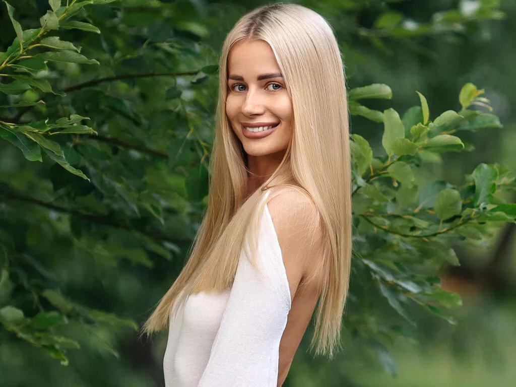 StephanieMoore webcams show profile image 