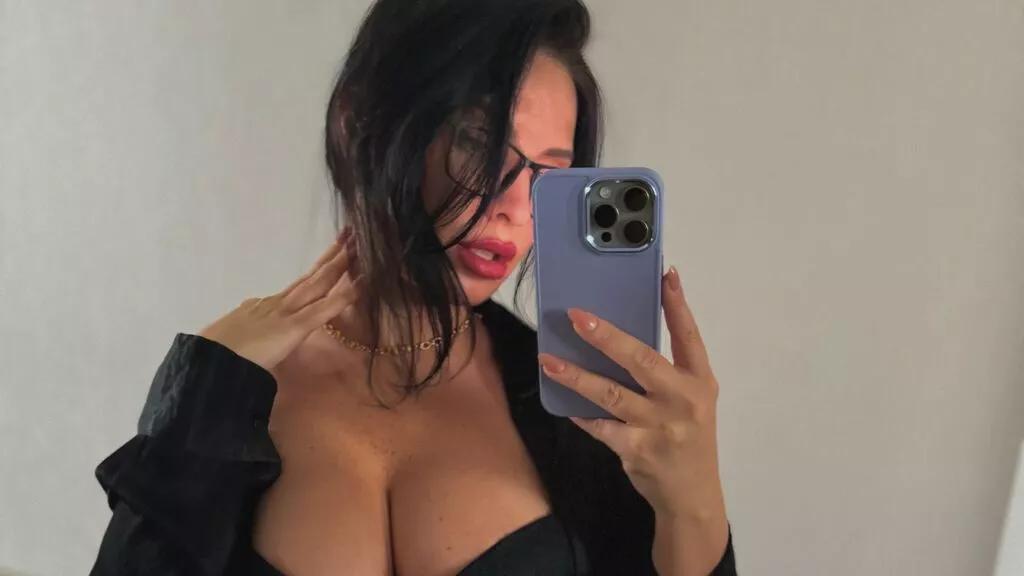 YanaDim from LiveJasmin