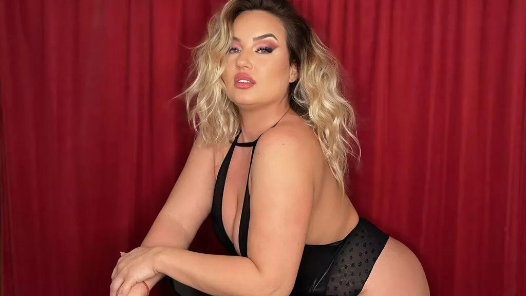 YaraLiriel from LiveJasmin