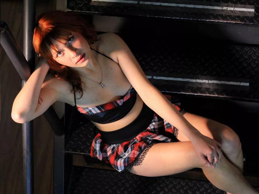 ZaziRose on LiveJasmin