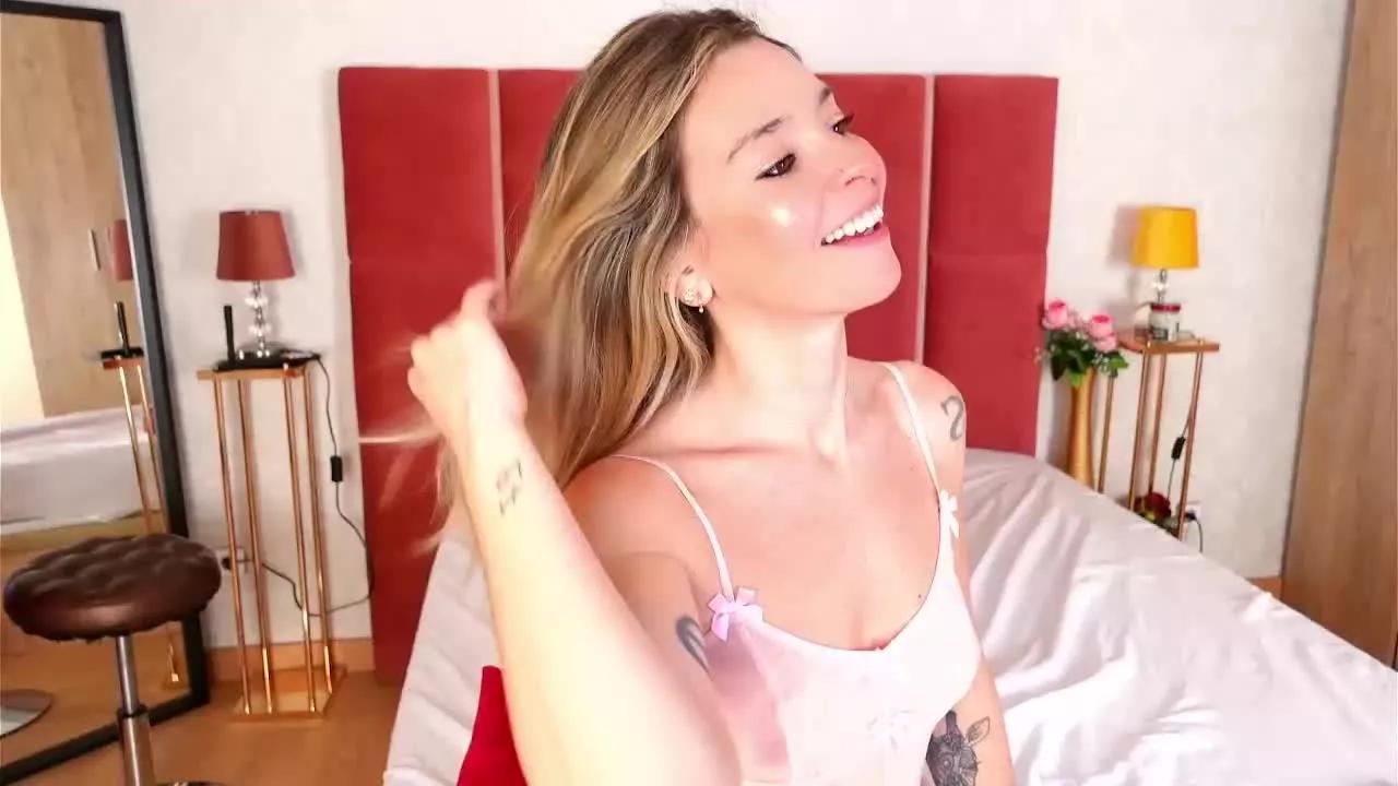 AliceViva on Streamray