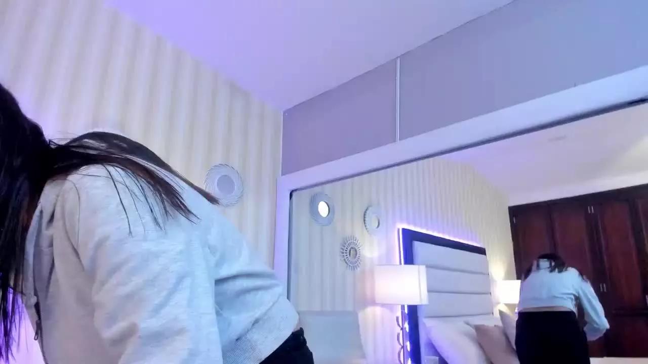 ArianaCollihs webcams show profile image 