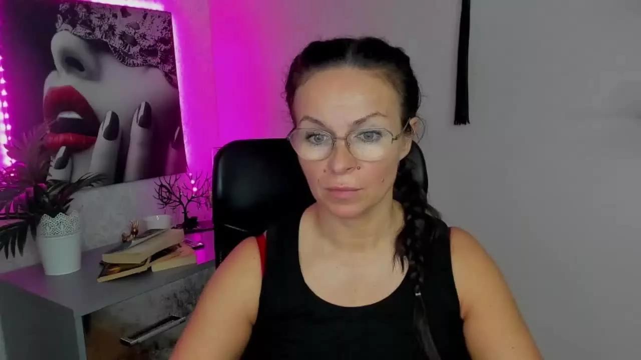 HelenTasty from Streamray