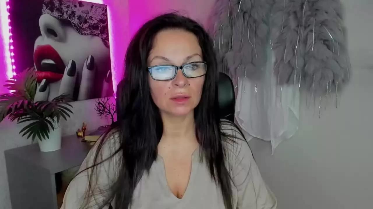 HelenTasty webcams show profile image 